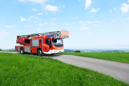 Autodrehleiter über der Stadt St.Gallen